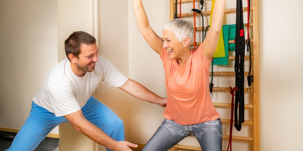 sentadillas asistidas para mejorar actividades diarias con protesis